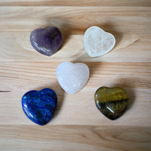 Load image into Gallery viewer, Crystal - mini hearts