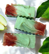 Load image into Gallery viewer, Crisp Apple Body Bar
