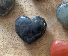 Load image into Gallery viewer, Crystal - mini hearts