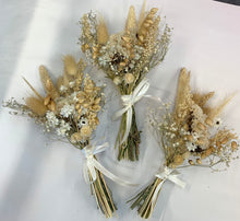 Load image into Gallery viewer, Dried flower mini posies