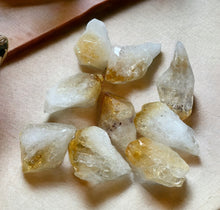 Load image into Gallery viewer, Crystal Points