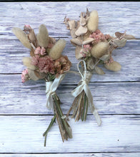 Load image into Gallery viewer, Dried flower mini posies