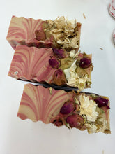 Load image into Gallery viewer, Flowerbomb Body Bar