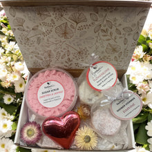 Load image into Gallery viewer, For Mum Gift Box