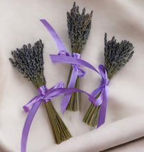 Load image into Gallery viewer, Dried flower mini posies
