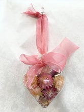 Load image into Gallery viewer, Dried Flower Heart Keepsake