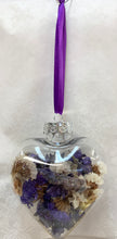 Load image into Gallery viewer, Dried Flower Heart Keepsake