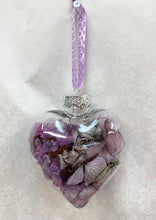 Load image into Gallery viewer, Dried Flower Heart Keepsake
