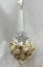 Load image into Gallery viewer, Dried Flower Heart Keepsake