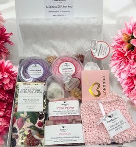 Pamper Her Gift Box