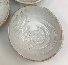 Load image into Gallery viewer, Trinket dish ~ Pottery handmade
