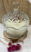 Load image into Gallery viewer, Lychee &amp; Guava Sorbet Soy Candle -  Candy glass cut
