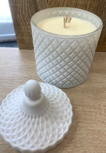 Load image into Gallery viewer, Lychee &amp; Guava  - Soy Candle Large Geo
