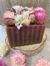 Load image into Gallery viewer, Botanical Flowerbomb Body Bar

